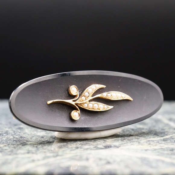 14k Gold One of a Kind Victorian Mourning Brooch Black Stone Otsby & Barton Jet? - Picture 2 of 9